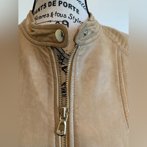 Danier Light Tan Soft Leather Jacket with Gold Hard-wear - Picture 3 of 7